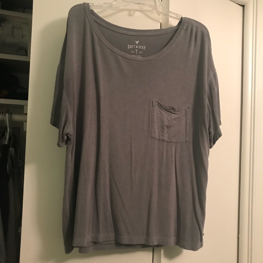AE grey shirt sleeve